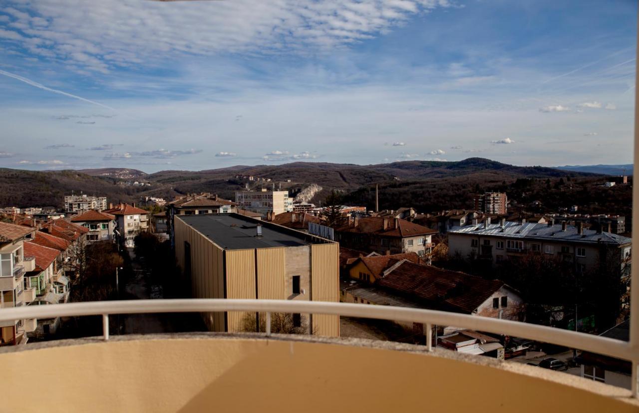 Stadium Apartments Veliko Tarnovo Kültér fotó
